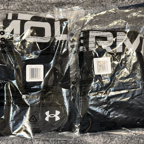 Under Armour Kids Black Performance Shorts - Picture 5 of 5